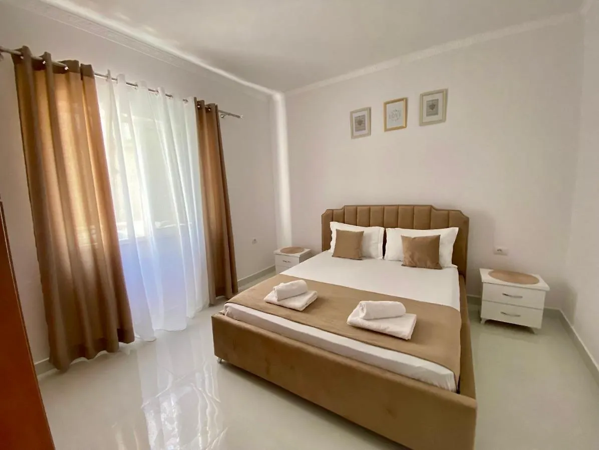 Ona Apartament Villa Sarande